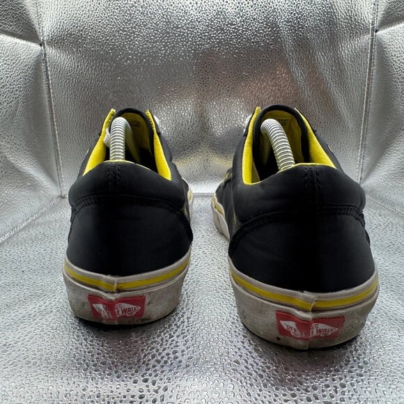Size M9.5/W11‎ Vans X Cobra Kai Old Skool Black Unisex Lace-Up Sneaker 507452